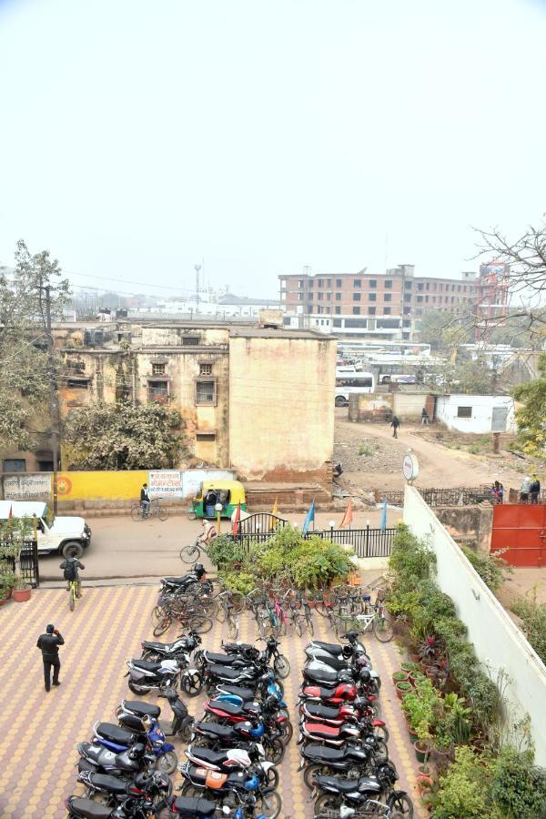 Hotel City Grand Varanasi Exterior photo